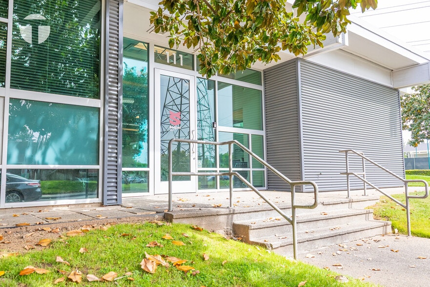 More Photos Of 109 Scripps Dr, Sacramento Office For Sale