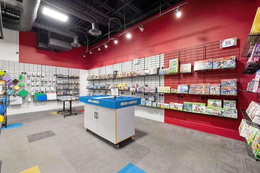 More Photos Of 1086 W South Jordan Pky, South Jordan Freestanding For Sale