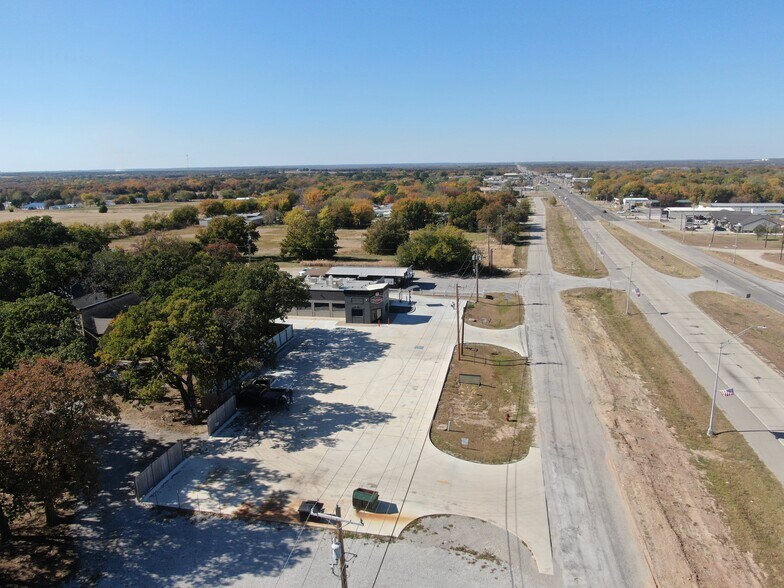 More Photos Of 229 Heritage, Lone Grove Fast Food For Sale