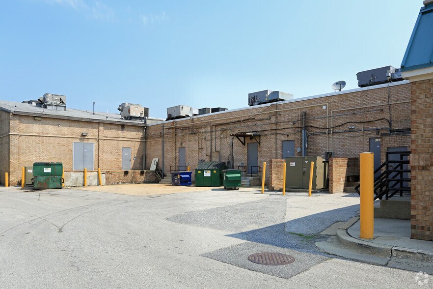 More Photos Of 6151-6153 Livingston Rd, Oxon Hill Storefront For Lease