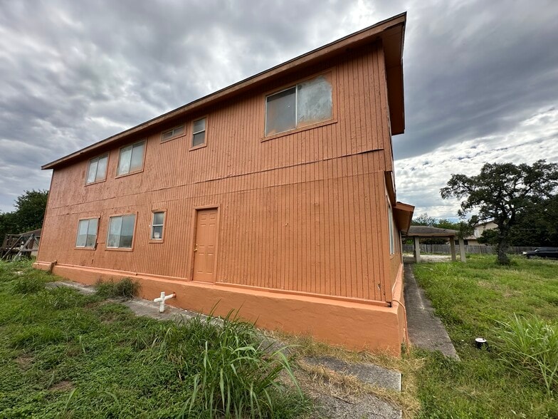 More Photos Of 6628 Crestway Dr, San Antonio Flex For Sale