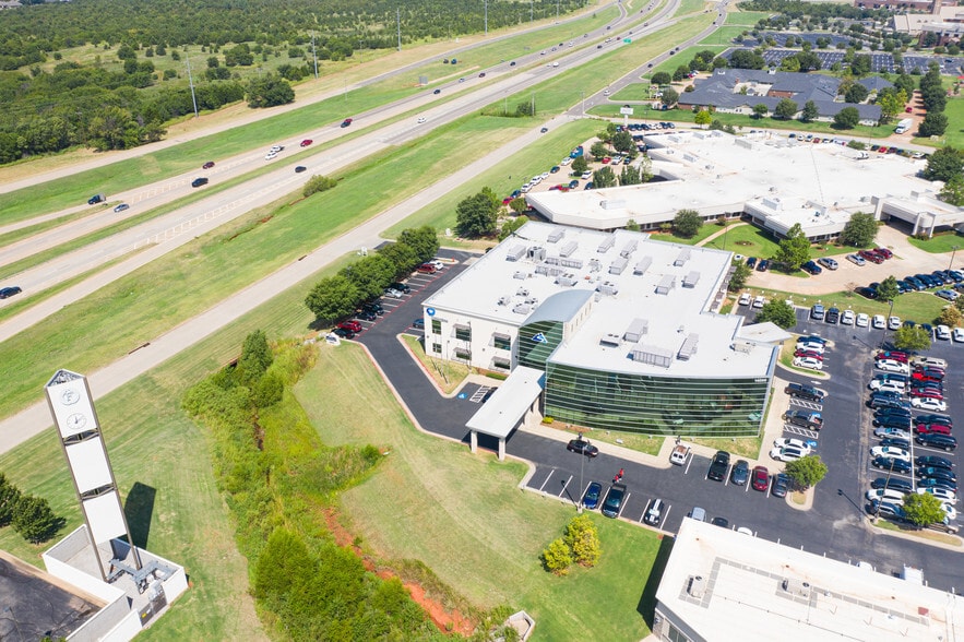 More Photos Of 14000 N Portland Ave, Oklahoma City Medical For Lease