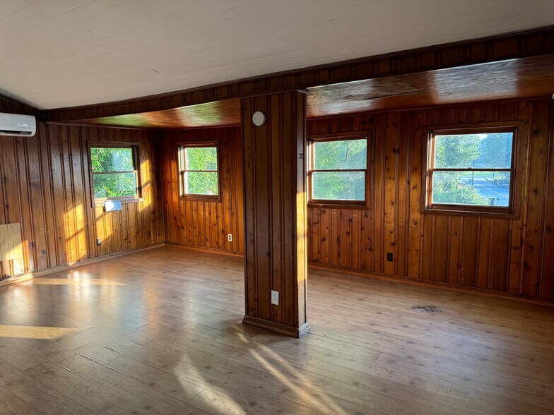 More Photos Of 103 Temple Ave, Newnan Office For Sale