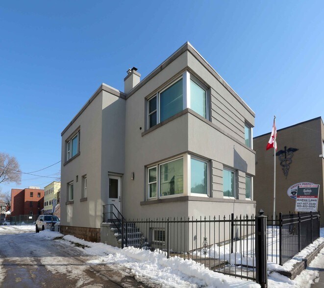 Primary Photo Of 357 Main St E, Hamilton Medical For Lease