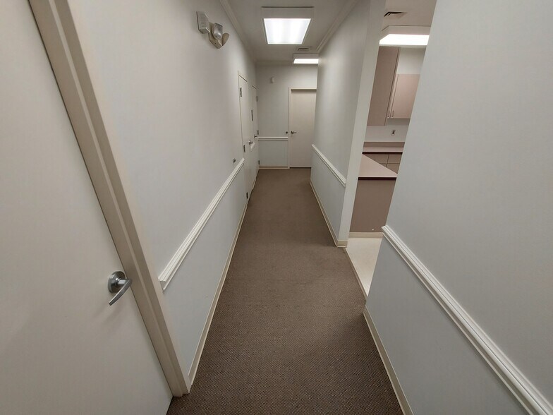 More Photos Of 5015 Southpark Dr, Durham Medical For Lease