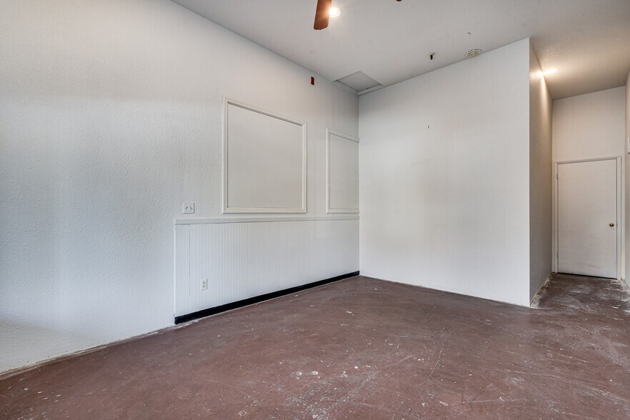 More Photos Of 1270 Broadway, Sonoma Freestanding For Sale