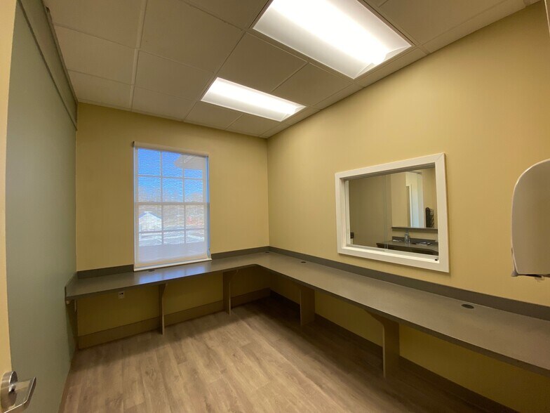 More Photos Of 11623 Philadelphia Rd, White Marsh Medical For Sale