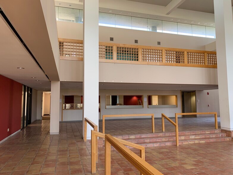 More Photos Of 1024 Texas Yes Blvd, Robstown Office For Lease