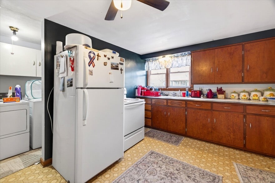 More Photos Of , Spencer Specialty For Sale