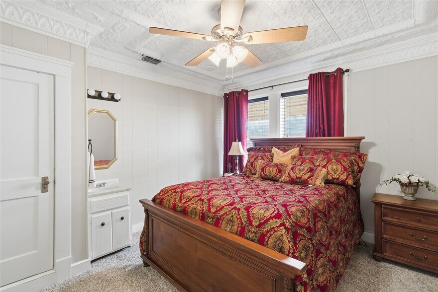 More Photos Of 226 E Blackjack St, Dublin Storefront Retail Residential For Sale