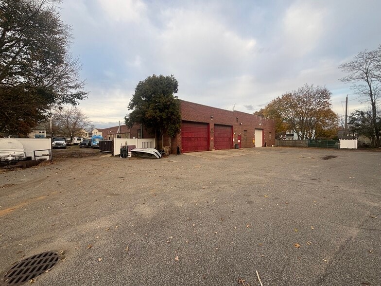 More Photos Of 249 Broadway, Amityville Warehouse For Sale