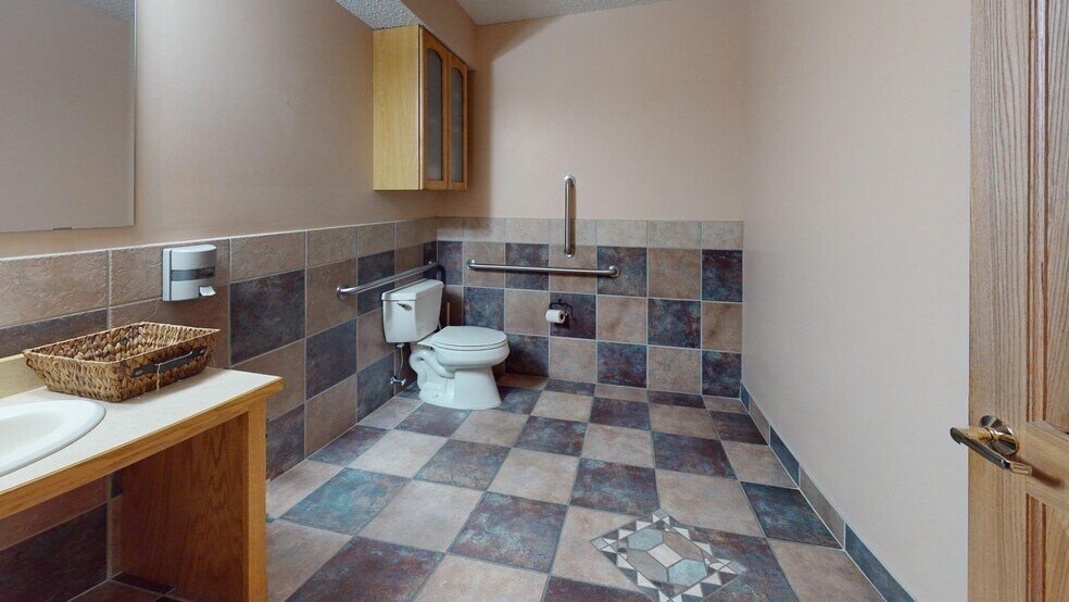 More Photos Of 3250-3254 Rice St, Saint Paul Office For Sale