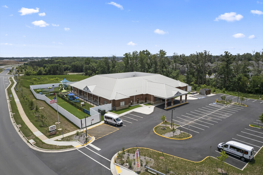 More Photos Of 42525 Tall Cedars Pkwy, Chantilly Schools For Lease