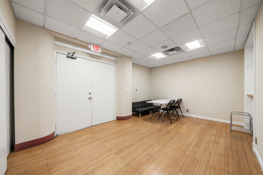 More Photos Of 2083 Center Ave, Fort Lee Medical For Lease