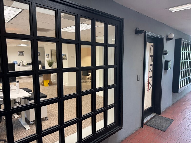 More Photos Of 228 N Park Ave, Winter Park Loft Creative Space For Lease
