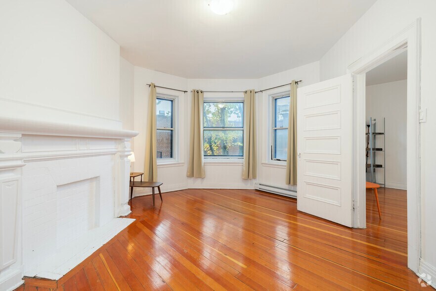 More Photos Of 2310 Rue Guy, Montréal Apartments For Lease