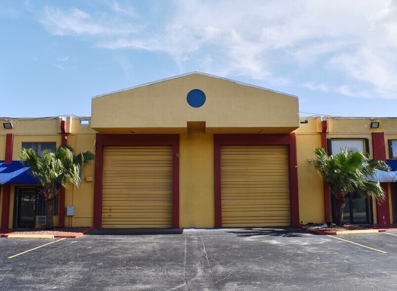 Primary Photo Of 7200-7360 NW 56th St, Miami Warehouse For Lease