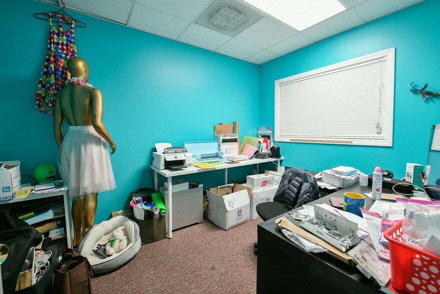 More Photos Of 570-572 Boston Post Rd, Milford Storefront Retail Office For Sale