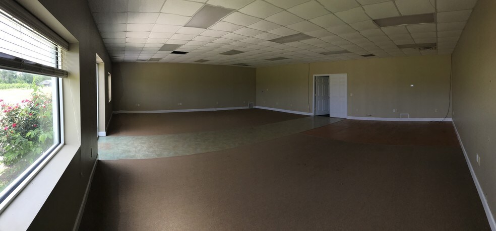 More Photos Of 86 Peaches Dr, Reynolds Industrial For Sale