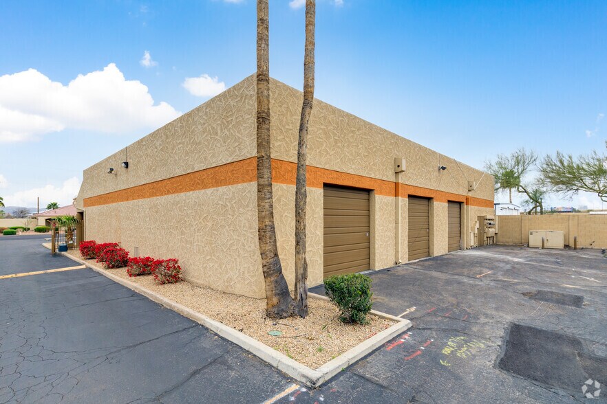 More Photos Of 2328 E Van Buren St, Phoenix Warehouse For Lease
