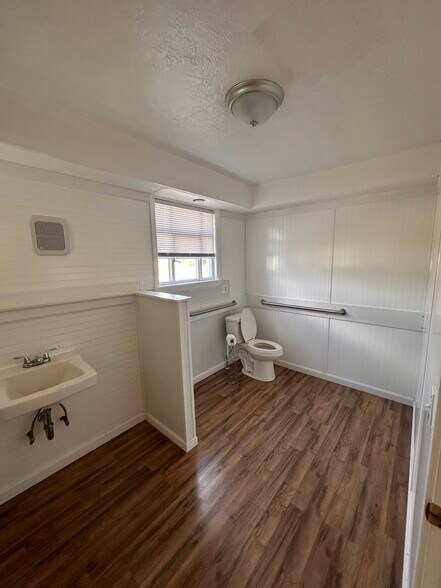 More Photos Of 4499 Mt Royal Blvd, Allison Park Office For Sale