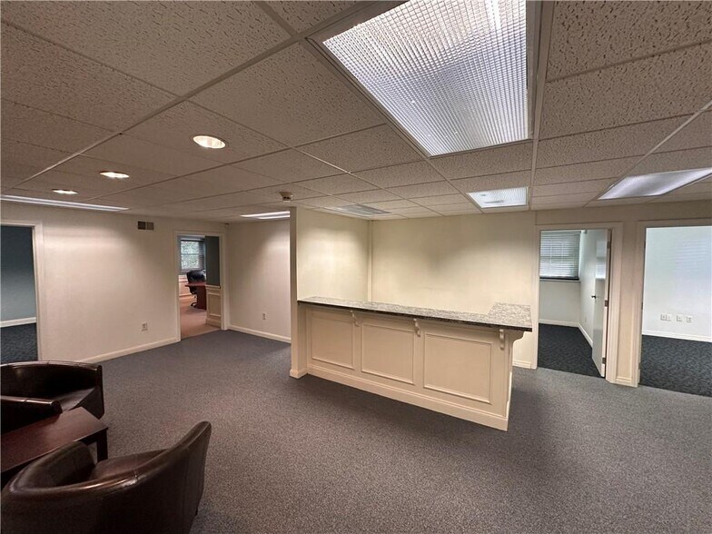 More Photos Of 300 McKnight Park Dr, Pittsburgh Office For Sale