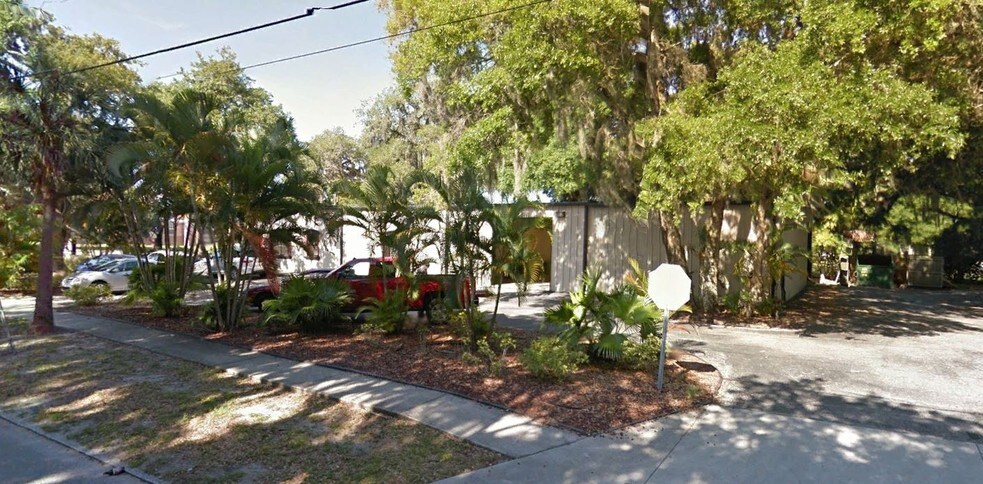 More Photos Of 1625 Manatee Ave E, Bradenton General Retail For Sale