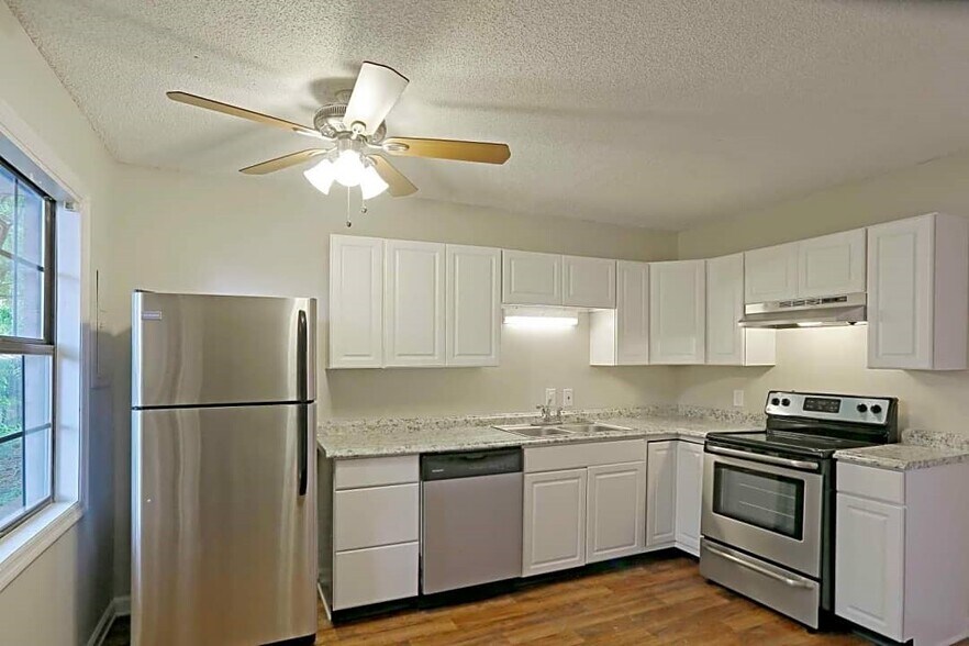More Photos Of 324 Walton Ferry Rd, Hendersonville Apartments For Sale