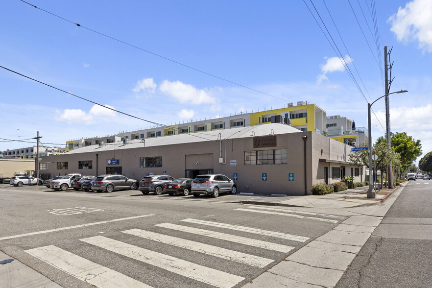 Primary Photo Of 2948 Colorado Ave, Santa Monica Warehouse For Sale