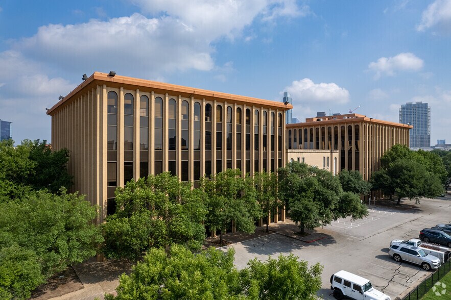 More Photos Of 150 Riverside Dr E, Austin Office For Lease
