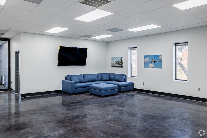 More Photos Of 3300 W Montague Ave, North Charleston Medical For Sale