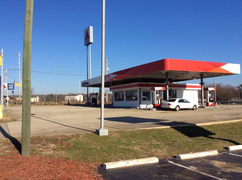 More Photos Of 2760 N Roberts Ave, Lumberton Convenience Store For Sale