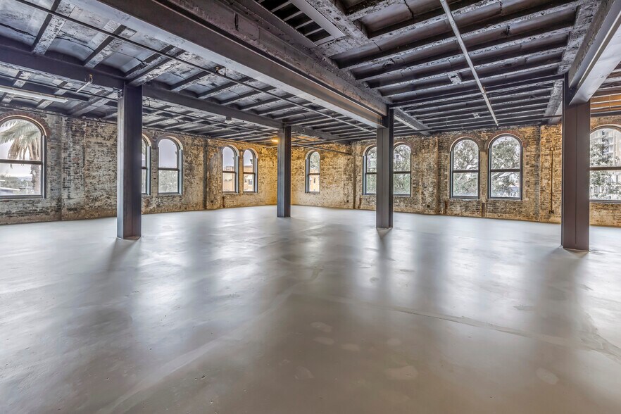 More Photos Of 895 Central Ave, Saint Petersburg Office For Lease