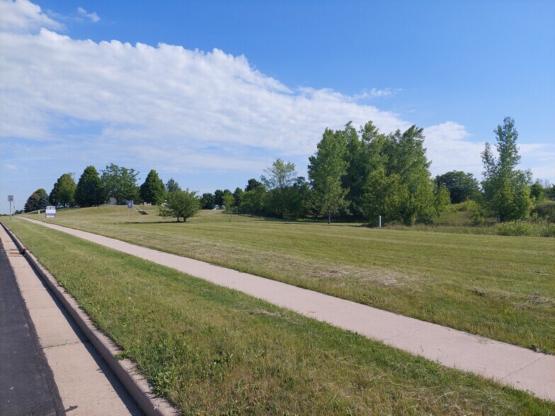 More Photos Of 1304 Memorial Dr, Watertown Land For Sale