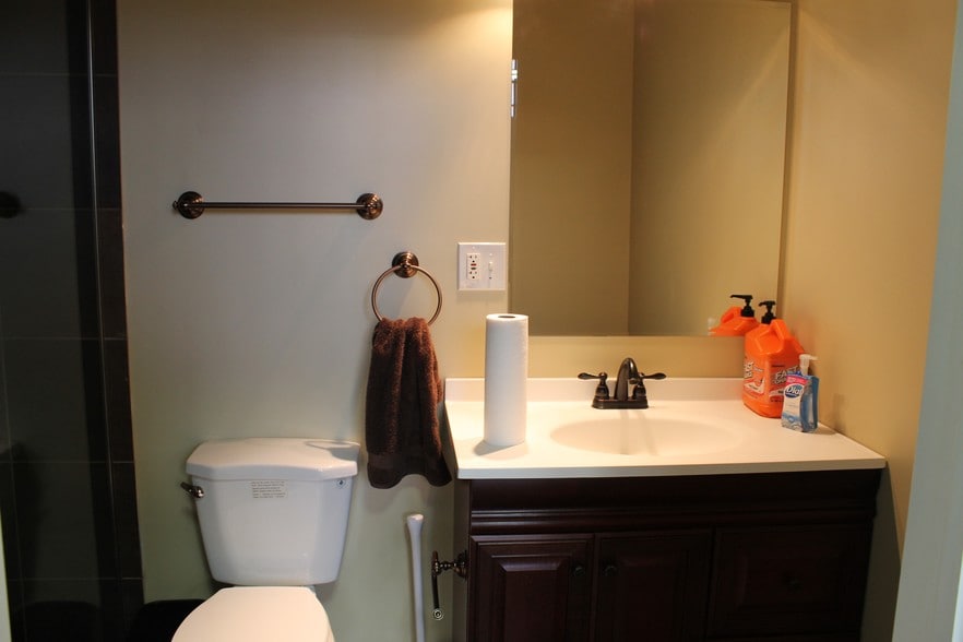 More Photos Of 5066-5070 N Kimberly Ave, Chicago Manufacturing For Lease