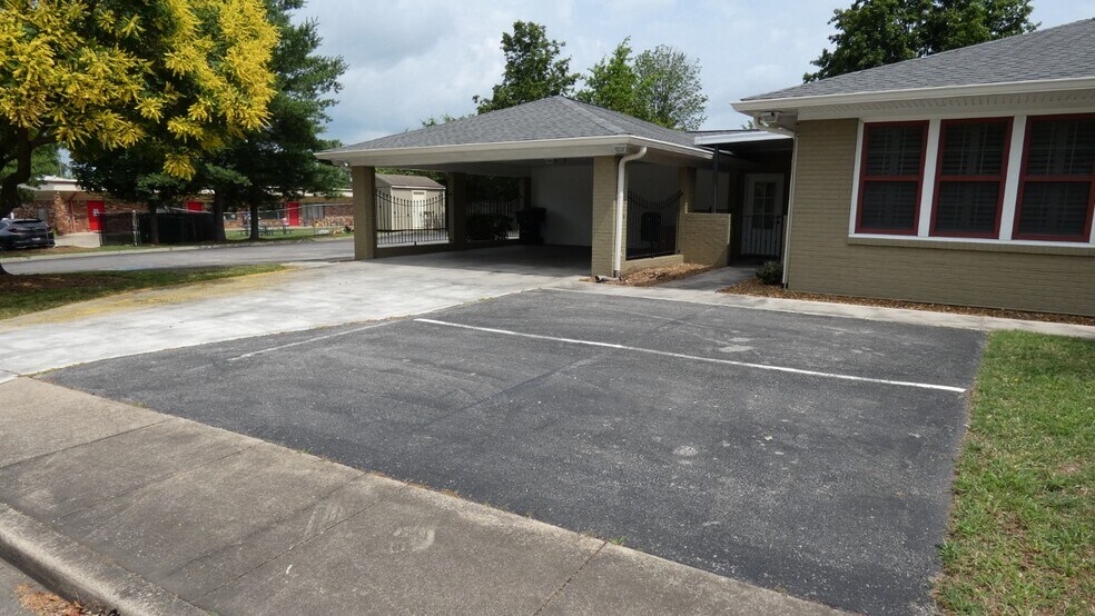 More Photos Of 2911 Middle Tennessee Blvd, Murfreesboro Office Residential For Lease