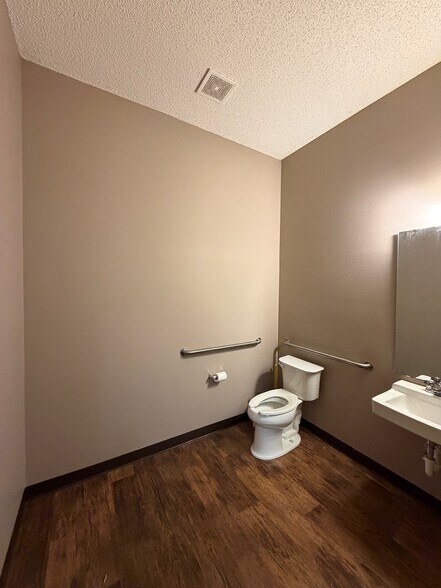 More Photos Of 9738 US Highway 441, Leesburg Medical For Lease
