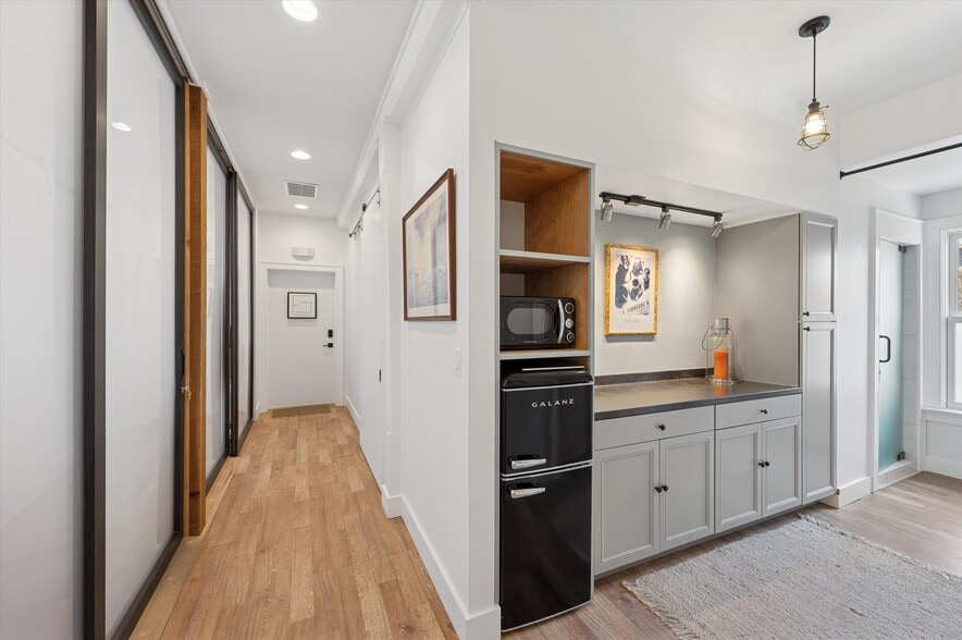 More Photos Of 200 Division St, Sag Harbor Loft Creative Space For Lease