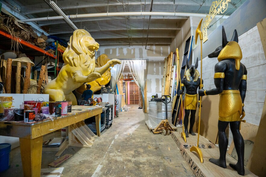 More Photos Of 1240 NW 74th St, Miami Warehouse For Sale