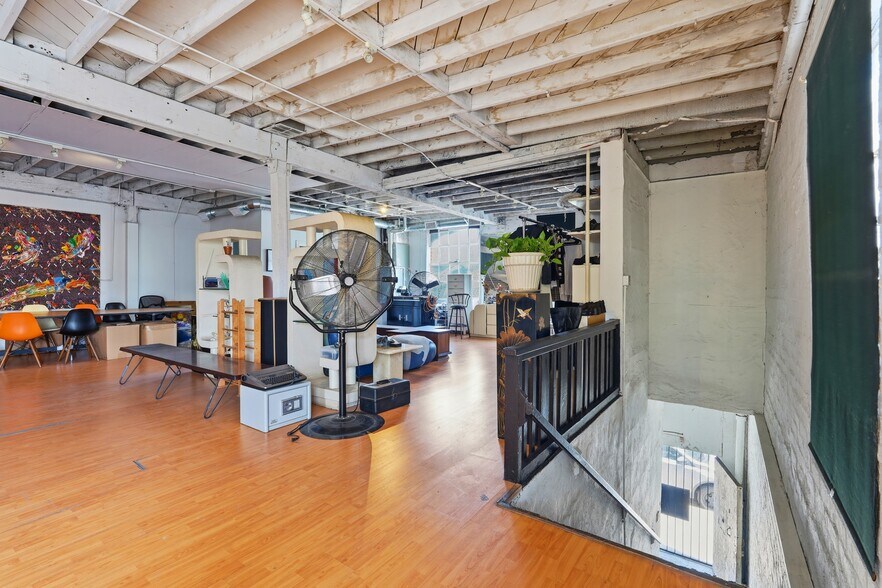 More Photos Of 714 Ducommun St, Los Angeles Manufacturing For Lease