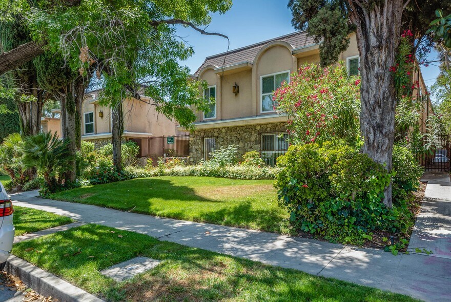 More Photos Of 5329-5333 Agnes Ave, Valley Village Apartments For Sale