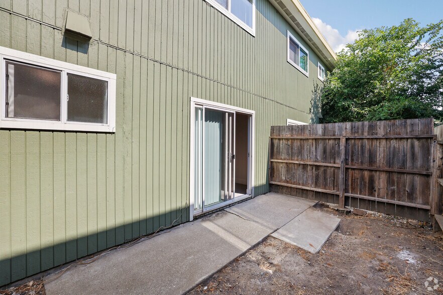 More Photos Of 7400 Bridgit Dr, Rohnert Park Apartments For Sale