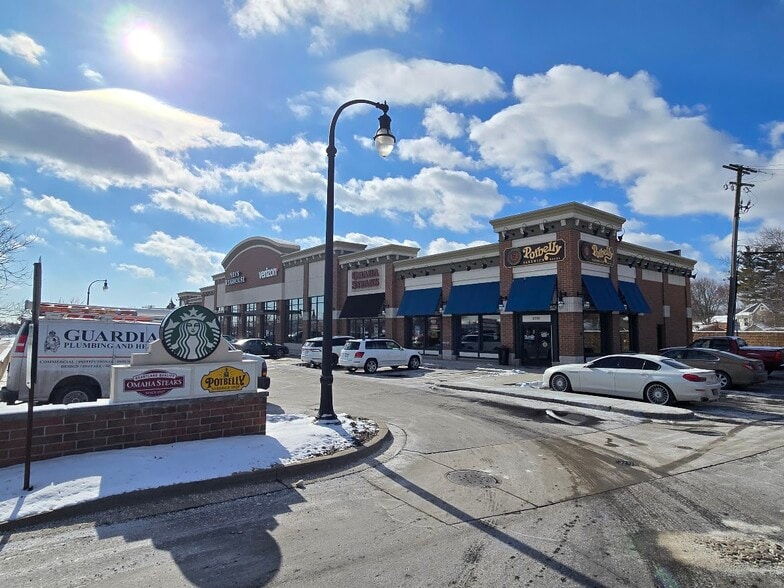 Primary Photo Of 31901-31991 Woodward Ave, Royal Oak Unknown For Lease
