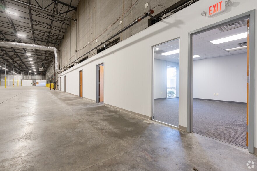 More Photos Of 3655 Atlanta Industrial Dr NW, Atlanta Warehouse For Lease