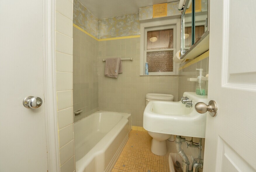 More Photos Of 2429 Vauxhall Rd, Union Township Office Residential For Sale