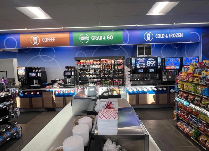 More Photos Of 400 E Windmill Ln, Las Vegas General Retail For Sale