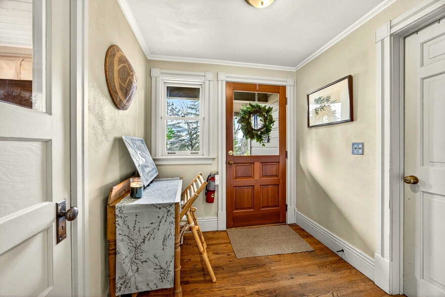 More Photos Of 668 N Main St, Ashland Hospitality For Sale