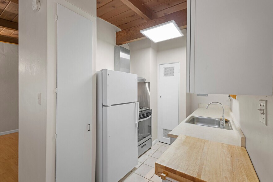 More Photos Of 310 Gladys Ave, Mountain View Apartments For Sale