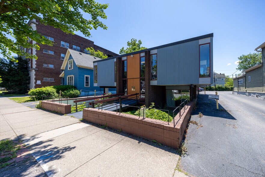 More Photos Of 71 Park Ave, Rochester Medical For Sale
