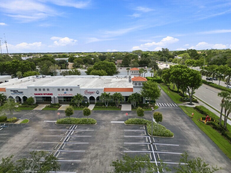 More Photos Of 1585 Pine Ridge Rd, Naples General Retail For Sale